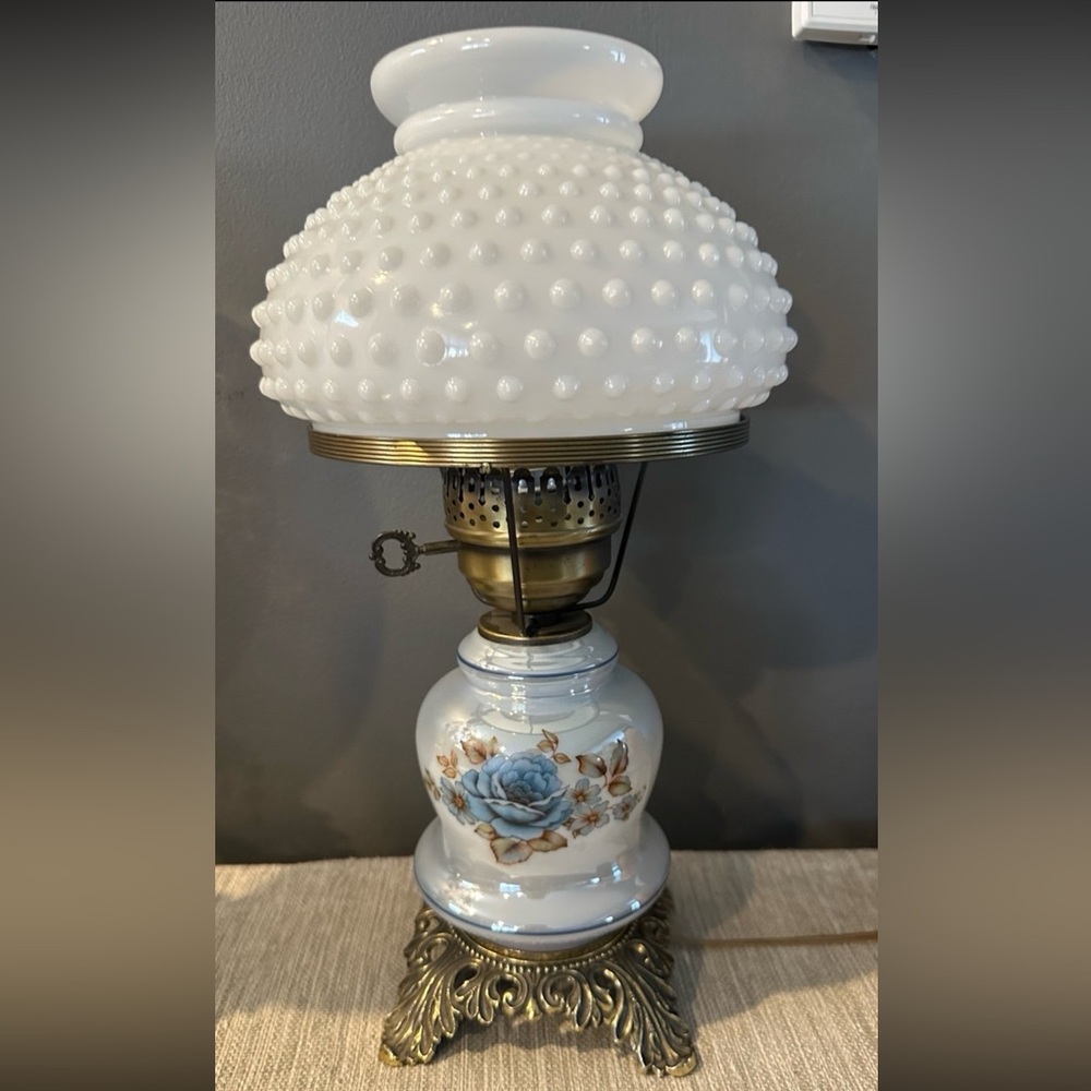 Vintage-Style Floral Milk Glass Table Lamp with Hobnail Shade - Unbranded